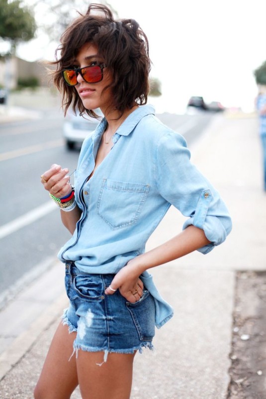 short jeans e camisa jeans clara